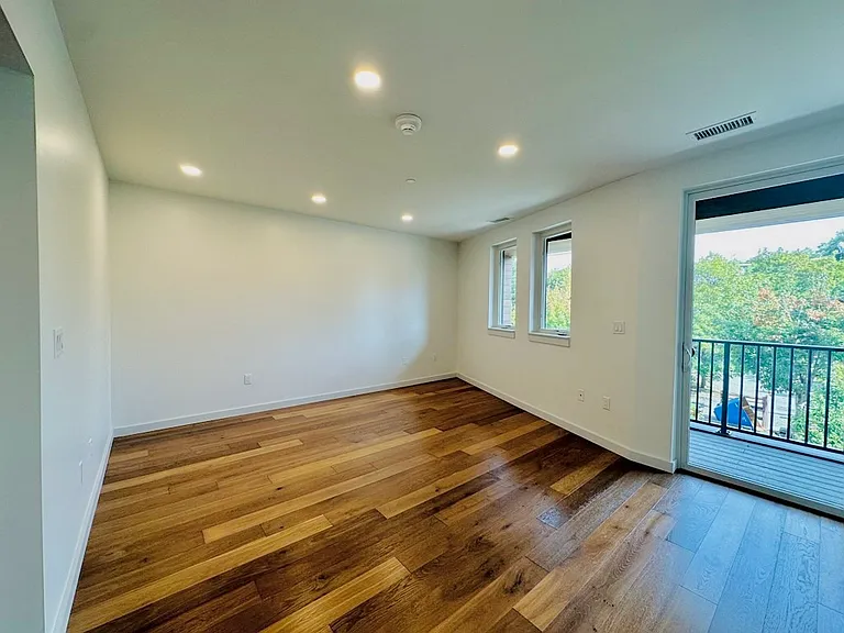 97 Elmwood St #202 — Photo 8