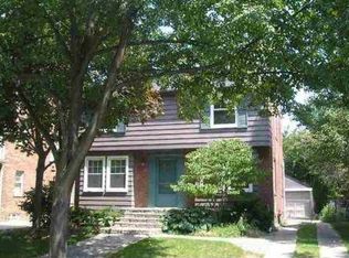 410 Fisher Rd, Grosse Pointe Farms, MI 48230
