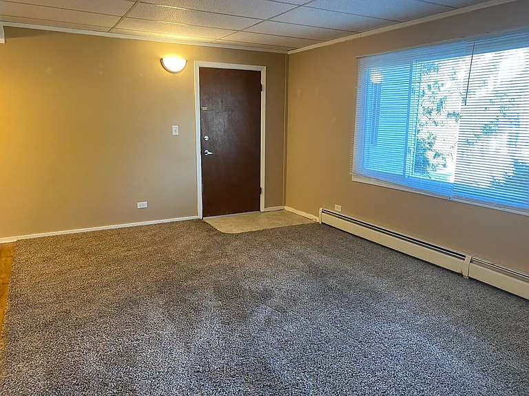 605 N Clark St — Photo 7