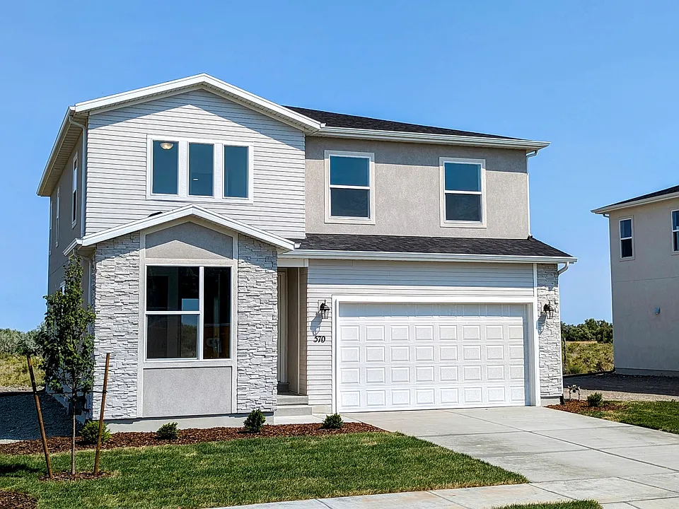 570 W Lefty Ln