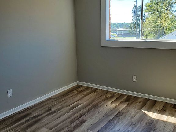 4th image of 425 51st St #7b9fa3e78
