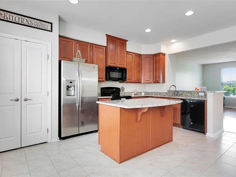 4002 Luminary Dr — Photo 11