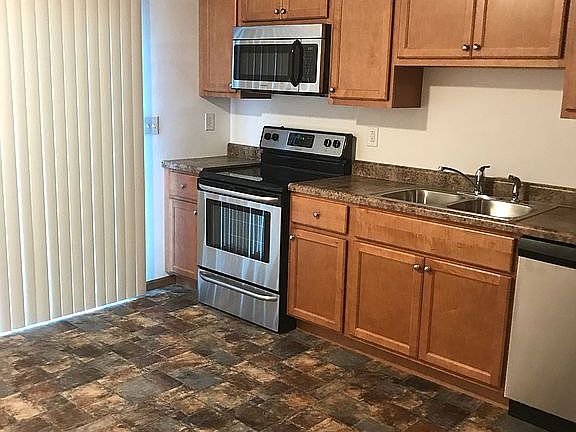 5th image of 5 Sunset Dr APT D