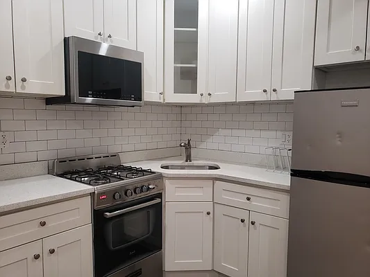 Rented by Metropolitan Property Group | media 1