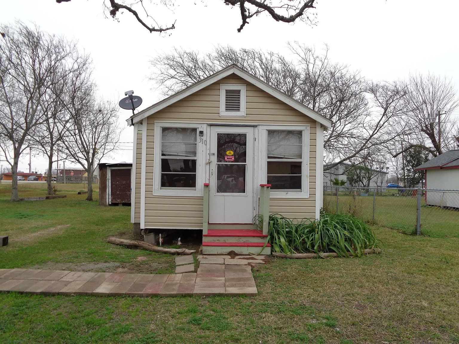 310 South Avenue D - 1 — Photo 4