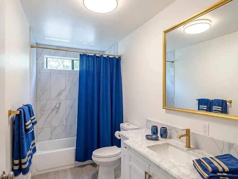 624 W Alondra Blvd #15 — Photo 10