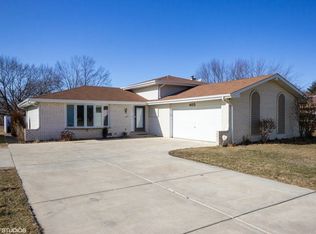 405 E Kendall Dr, Yorkville, IL 60560