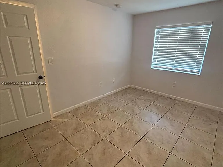 14084 NE 2nd Ave #14084 — Photo 10