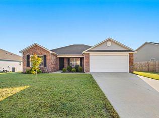 950 Queen St, Centerton, AR 72719