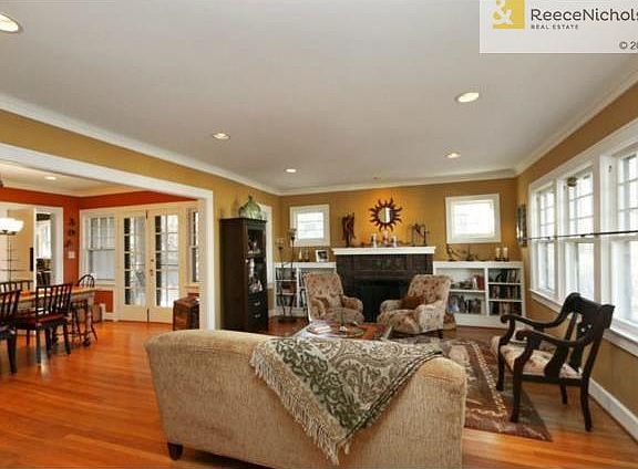 3rd image of 5559 Crestwood Dr
