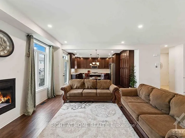 546 Peerless St — Photo 11