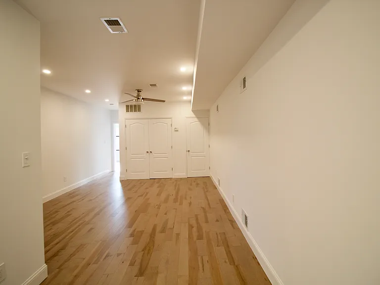 337 Clinton St #3 — Photo 15