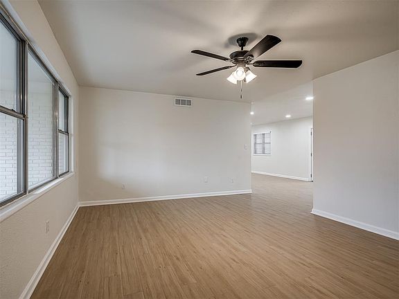 5th image of 4404 Woods Dr