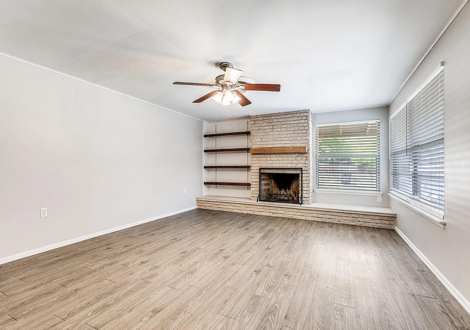 Nice 3-Bedroom 2-Bathroom Home in Northwood — Photo 3