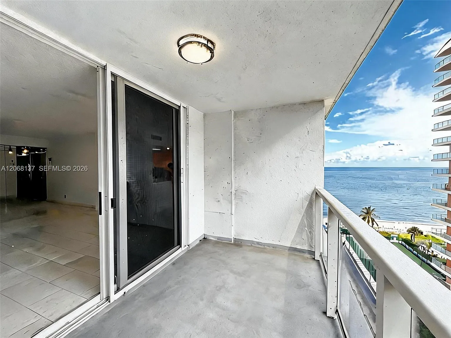 1904 S Ocean Dr — Photo 2