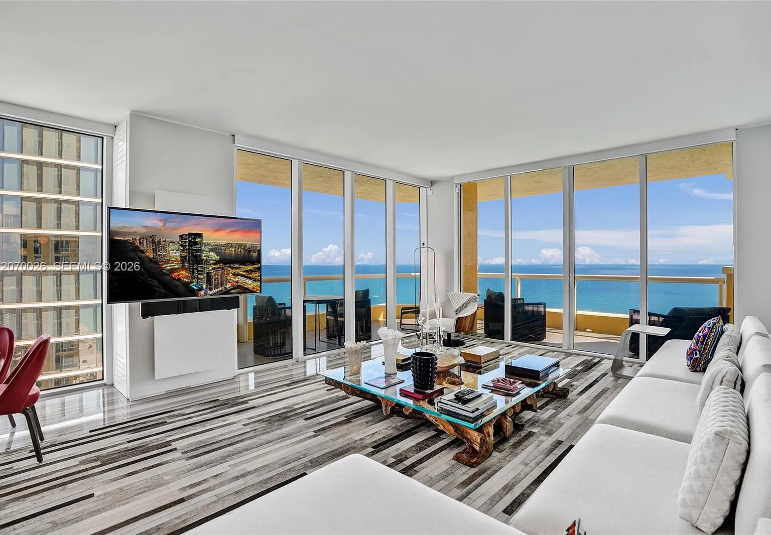 Acqualina Ocean Residence — Photo 3