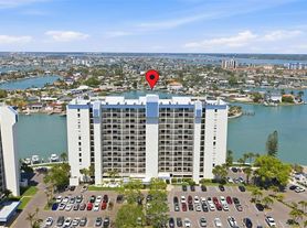 9495 Blind Pass Rd, Saint Pete Beach, FL