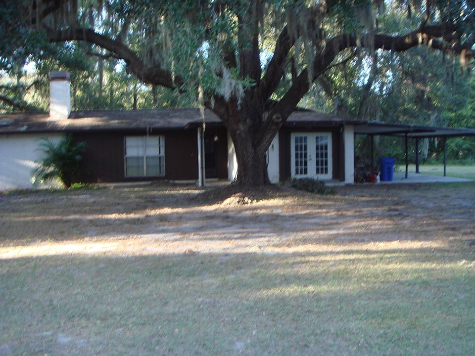 5910 ROUNDABOUT WAY 3 BED ROOM 2 BATH. PRIVATE RD. DBLE CARPORT. FAMILY ROOM, WASHER AND DRYER IN UNIT. WE WILL KEEP THE LAWN MOWED FOR YOU, YOU MUST KEEP THE BUSHES AND BRANCHES CLEANED UP AND TRIMMED.