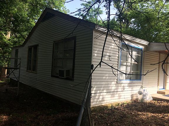4th image of 222 Muckleroy St