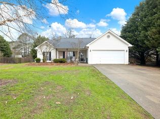 397 Lokeys Ridge Rd, Bethlehem, GA 30620