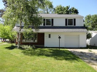 4956 Westbourne Rd, Lyndhurst, OH 44124