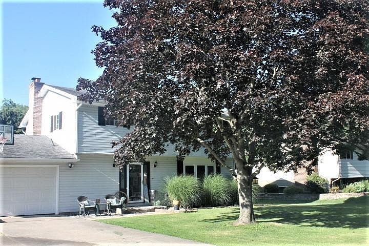 1st image of 12610 Lakeside Dr