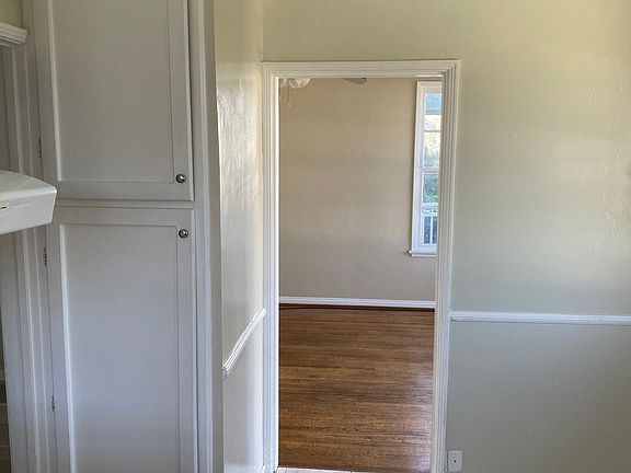 5th image of 2204 Cabrillo Ave APT C