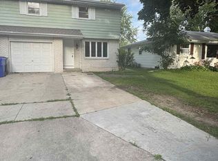 726 N Fernmeadow Dr, Appleton, WI 54915