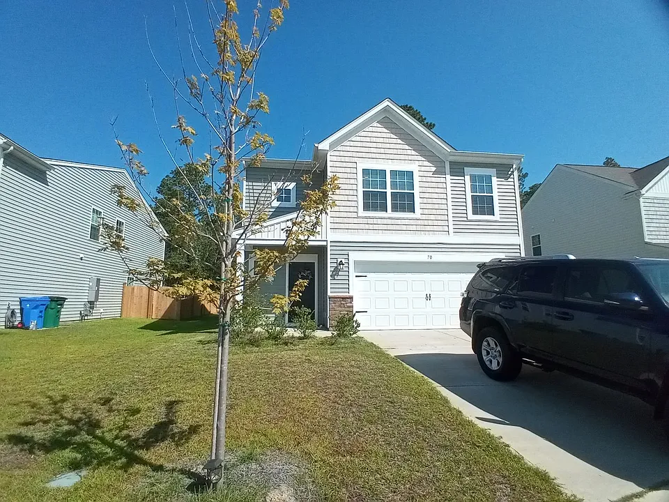 70 Parkwood Ct