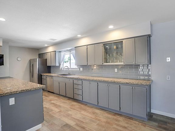 4th image of 13426 W Castle Rock Dr