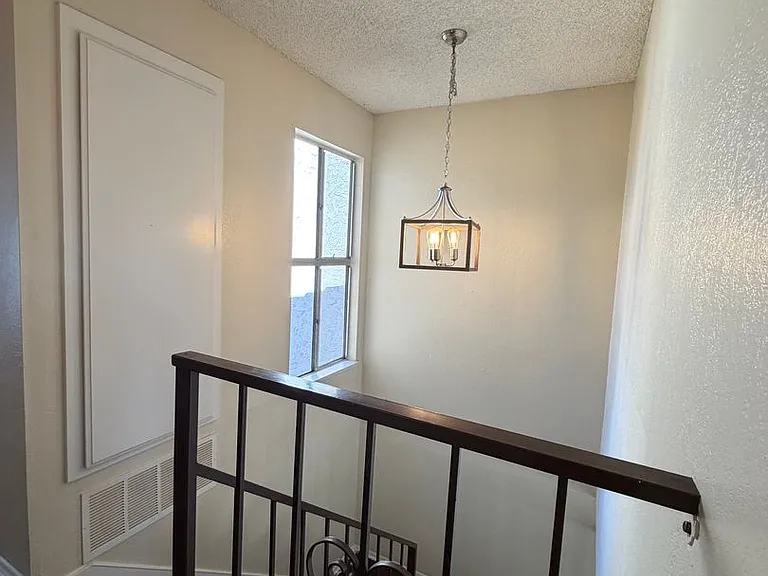 1302 Gina Dr — Photo 10