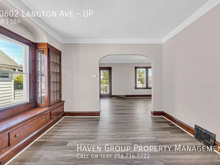10602 Langton Ave #UP — Photo 4