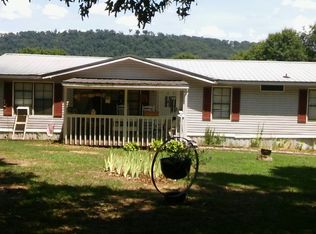 254 Oakwood Village Dr, Guntersville, AL 35976