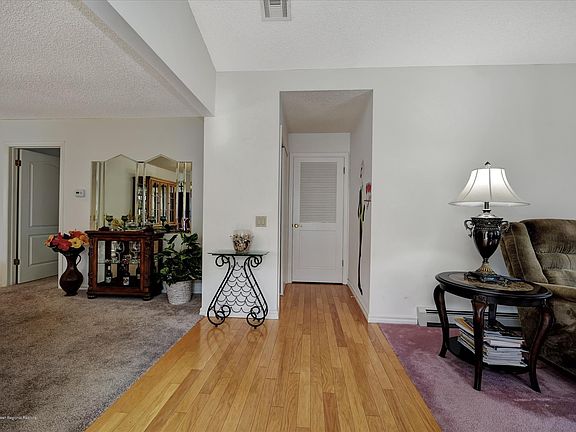 4th image of 371 Jamaica Blvd