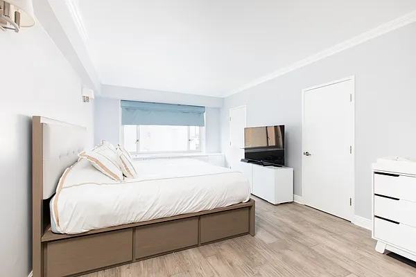 Rented by Compass | media 24