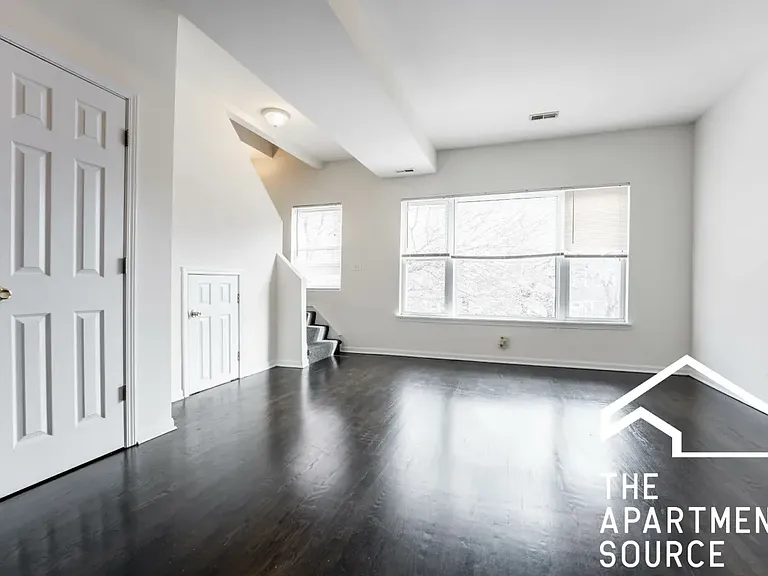 2440 N Ashland Ave #2 — Photo 1
