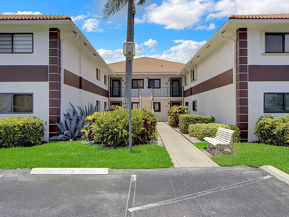 5th image of 15451 Pembridge Drive #206