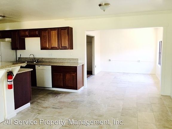 3rd image of 5685 Plumas St