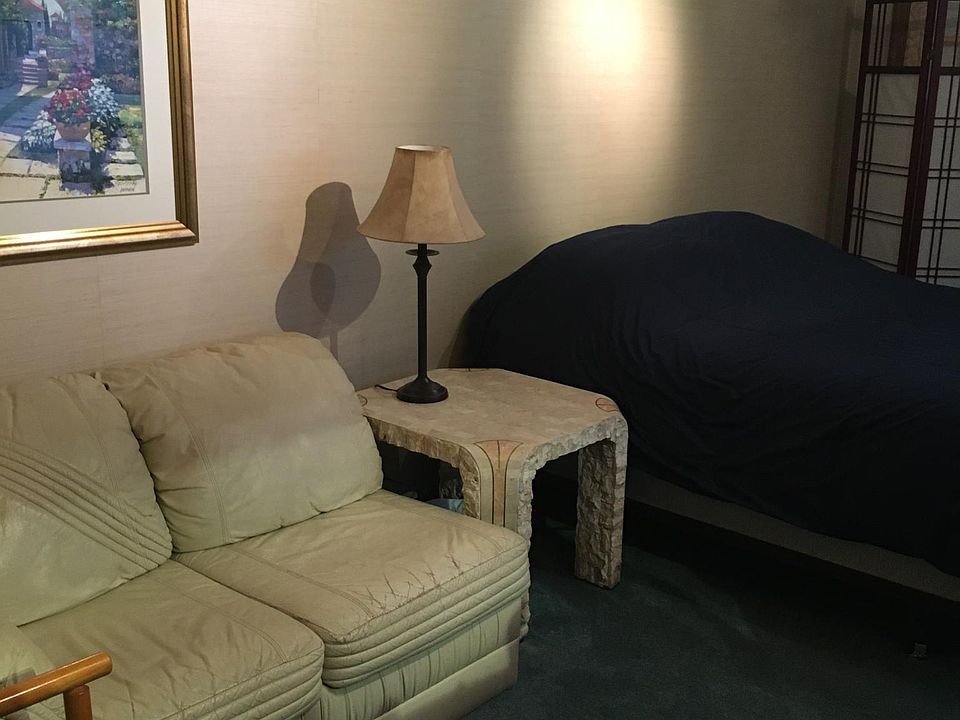 2nd image of 2 John Dr