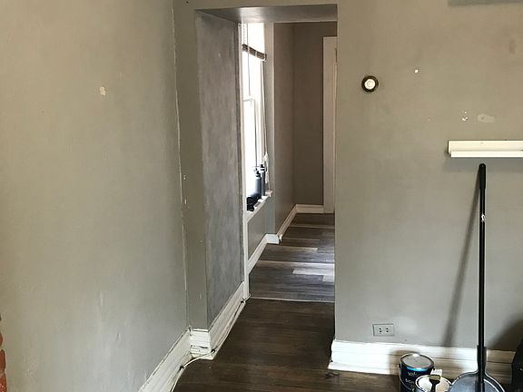 4th image of 1352 Neil Ave APT A