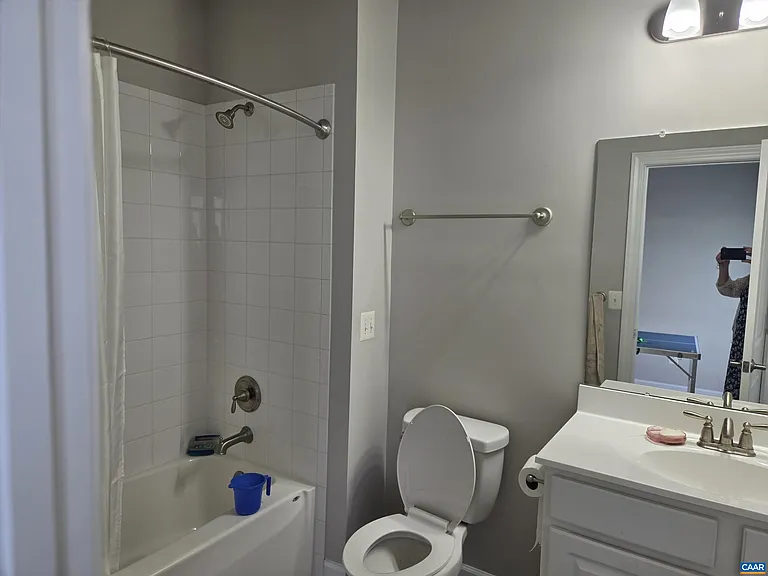 2441 Winthrop Dr — Photo 27