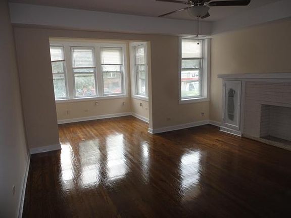 2nd image of 3709 N Wilton Ave #3N