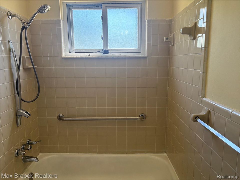 32047 Linderman Ave, photo 9