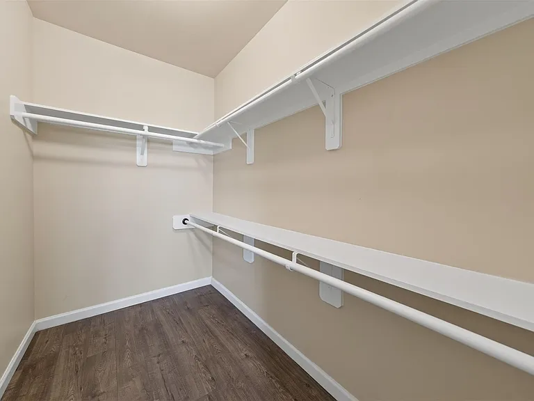 1317 Paige St — Photo 9