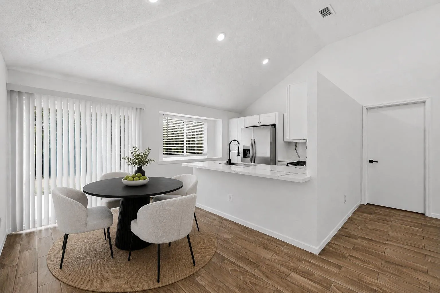 2 bed, 1.5 bath, 1047 sqft, $1,750 — Photo 4