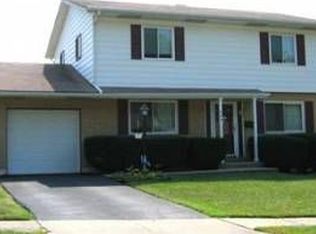 564 Stillwater Dr, Cincinnati, OH 45238