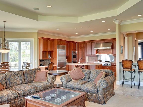 4th image of 15 Fairfax Ln