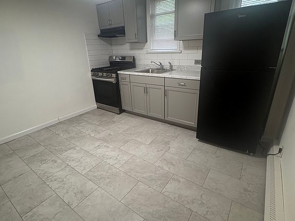 2nd image of 305 Decatur Ave Floor 1