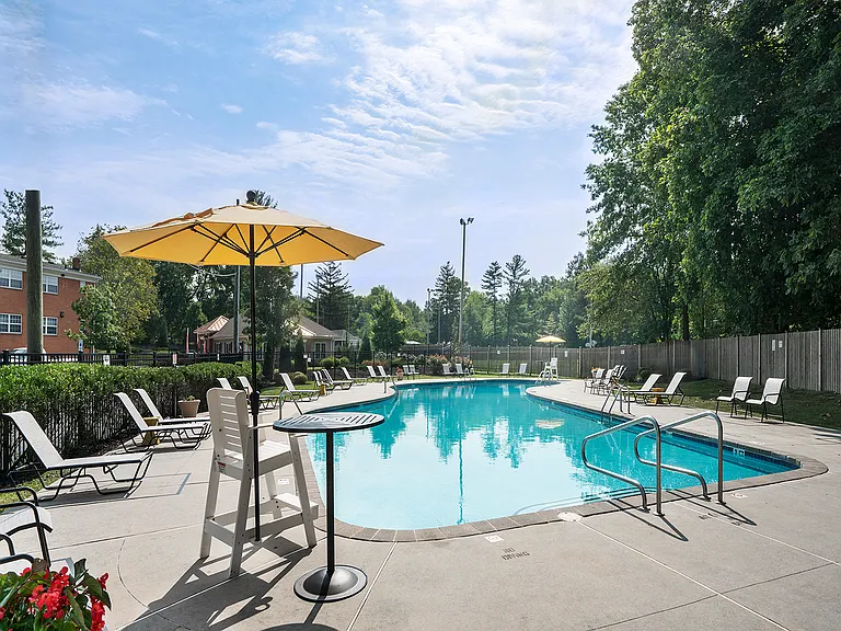 Chatham Hill Apartments — Photo 7