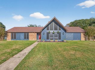 8440 Greenbriar Ln, Port Arthur, TX 77642